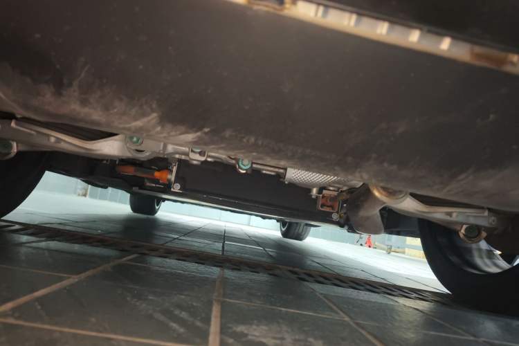Used Denza N9 2025 Flagship Model Chassis Rear