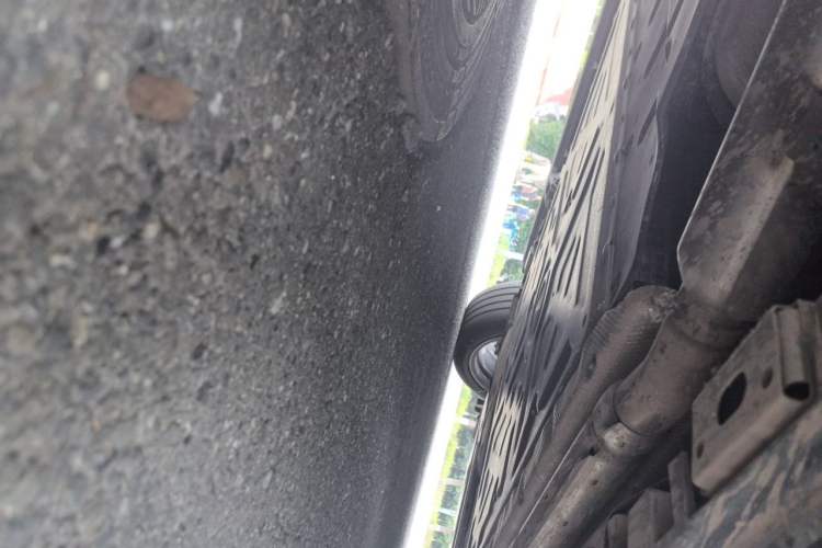 Used Denza N9 2025 Flagship Model Chassis Rear Right