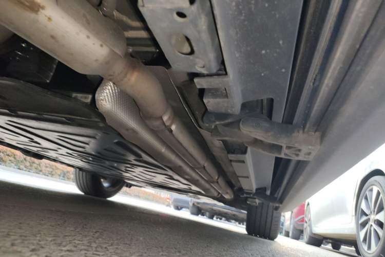 Used Denza N9 2025 Flagship Model Chassis Rear Right