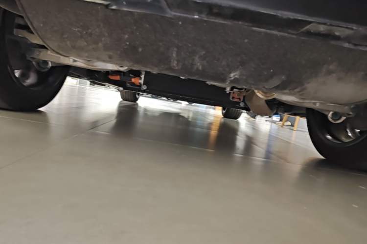 Used Denza N9 2025 Flagship Model Chassis Rear