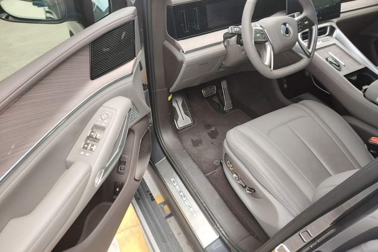 Used Denza N9 2025 Flagship Model Driver Seat