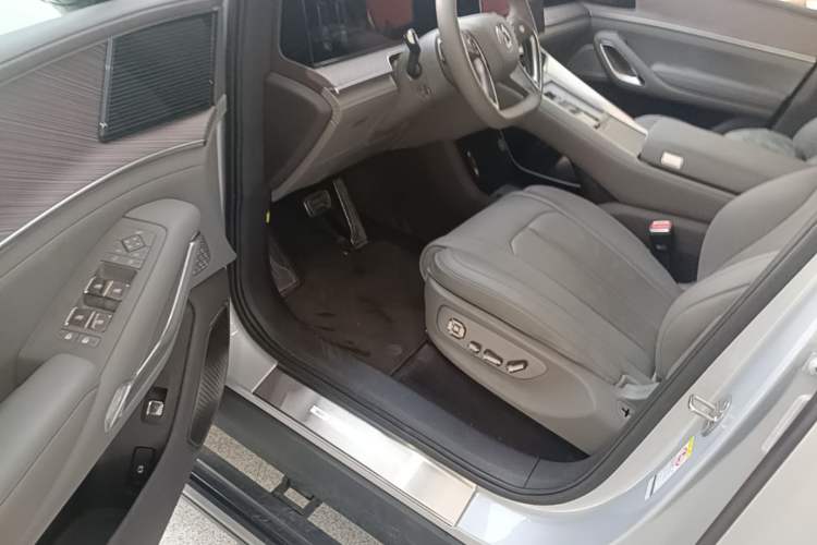 Used Denza N9 2025 Flagship Model Driver Seat