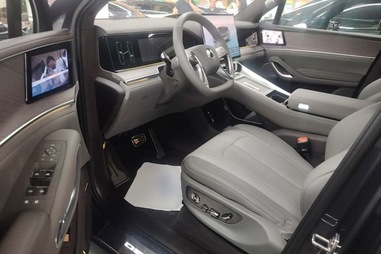 Used Denza N9 2025 Flagship Model Driver Seat