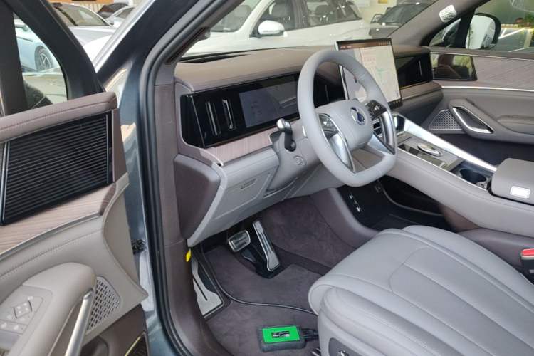 Used Denza N9 2025 Flagship Model Driver Seat