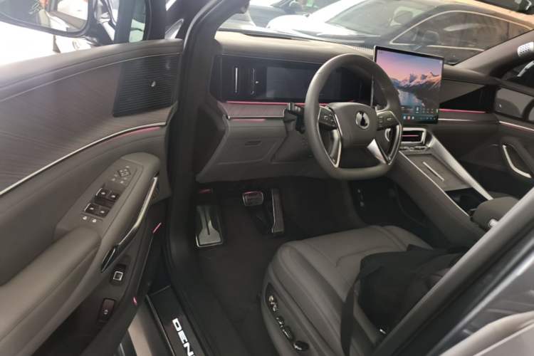 Used Denza N9 2025 Flagship Model Driver Seat