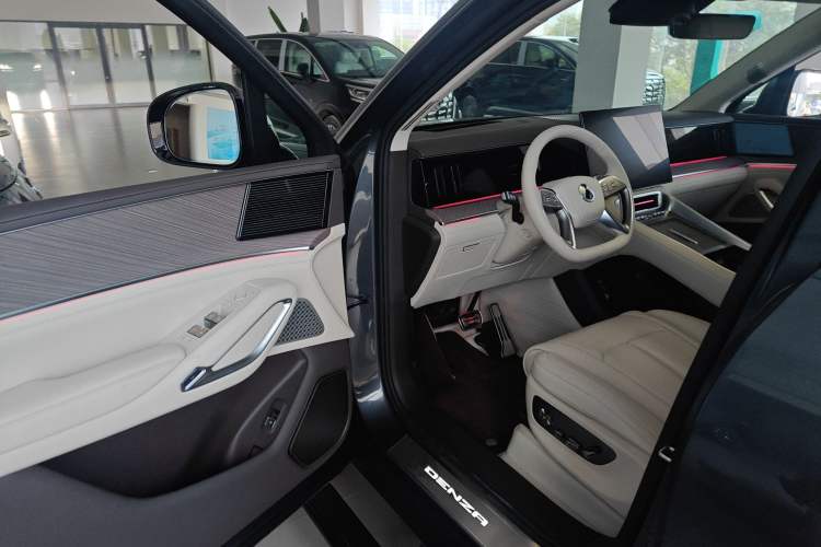 Used Denza N9 2025 Prestige Version Driver Seat