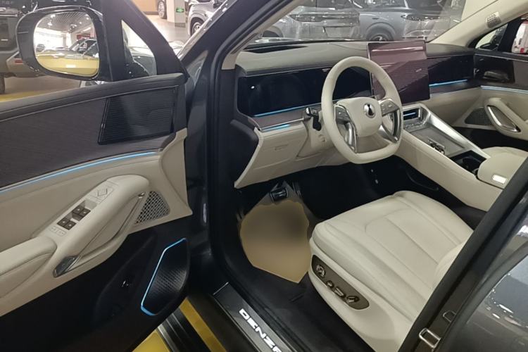 Used Denza N9 2025 Flagship Model Driver Seat