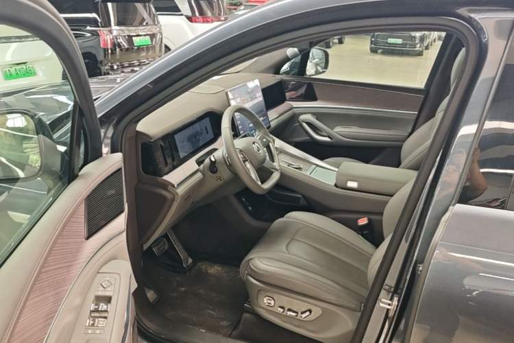 Used Denza N9 2025 Flagship Model Driver Seat