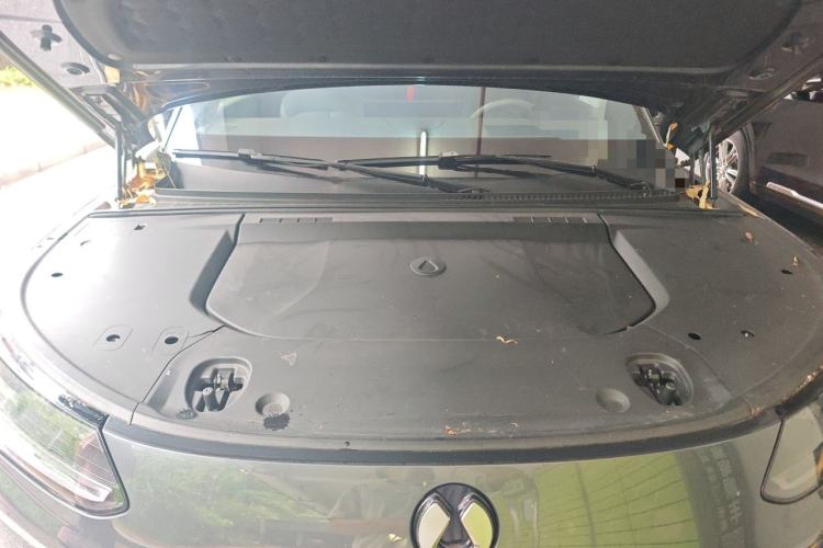 Used Denza N9 2025 Prestige Version Engine Bay