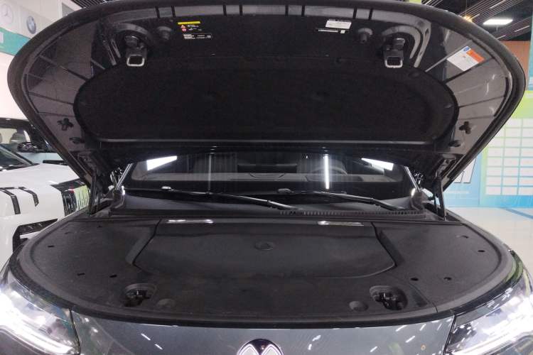 Used Denza N9 2025 Flagship Model Engine Bay