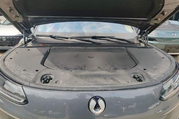 Used Denza N9 2025 Flagship Model Engine Bay