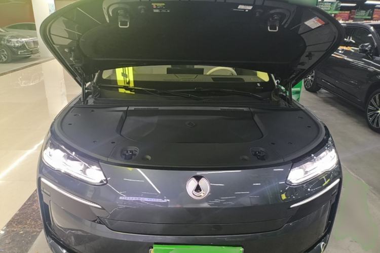 Used Denza N9 2025 Flagship Model Engine Bay