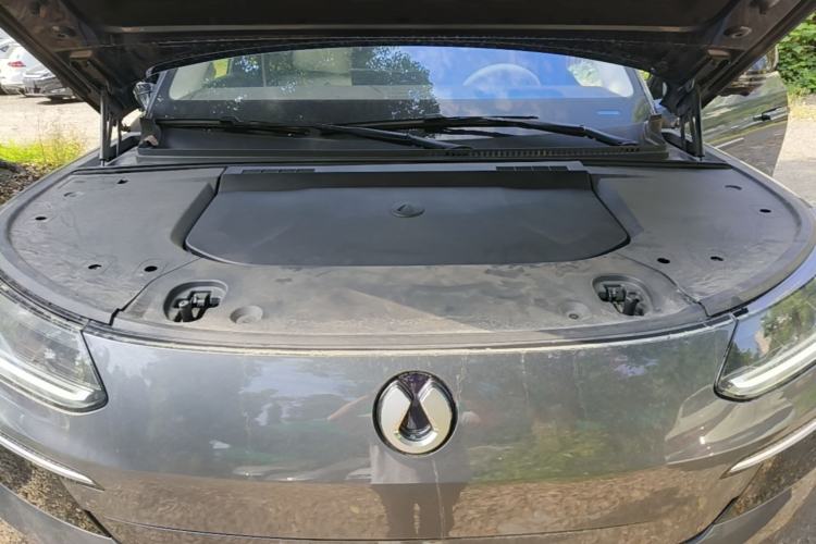 Used Denza N9 2025 Flagship Model Engine Bay