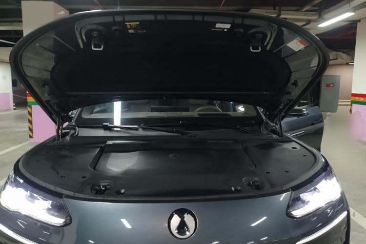 Used Denza N9 2025 Flagship Model Engine Bay
