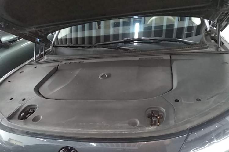 Used Denza N9 2025 Flagship Model Engine Bay