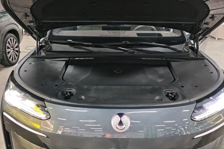 Used Denza N9 2025 Flagship Model Engine Bay