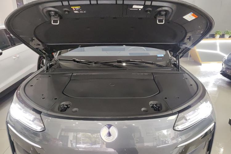 Used Denza N9 2025 Flagship Model Engine Bay
