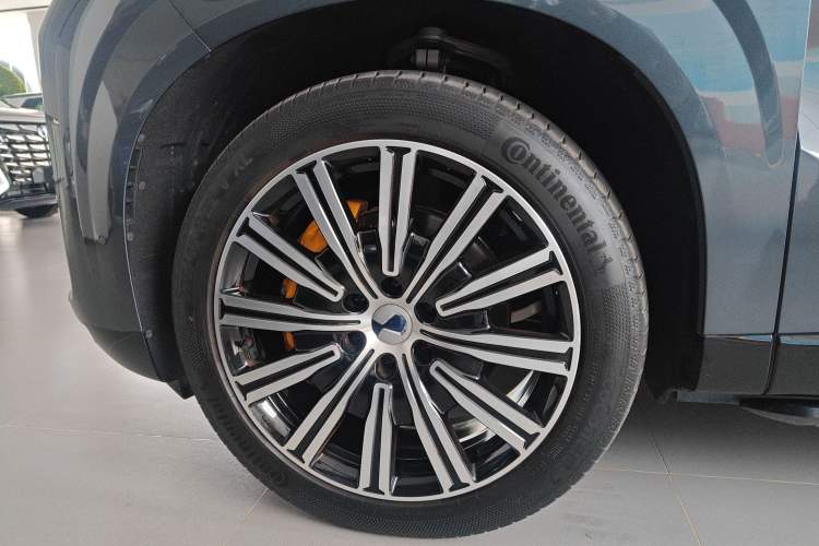 Used Denza N9 2025 Prestige Version Exterior 4
