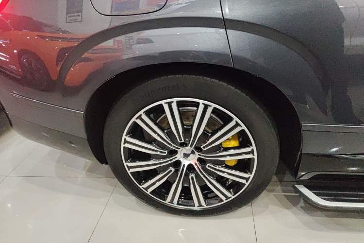 Used Denza N9 2025 Flagship Model Exterior 5