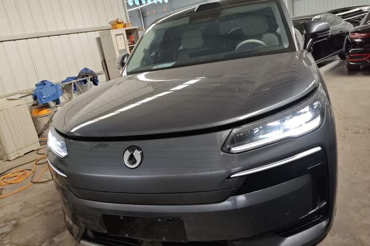 Used Denza N9 2025 Prestige Version Front