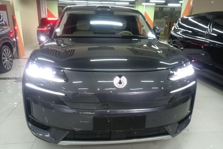 Used Denza N9 2025 Flagship Model Front