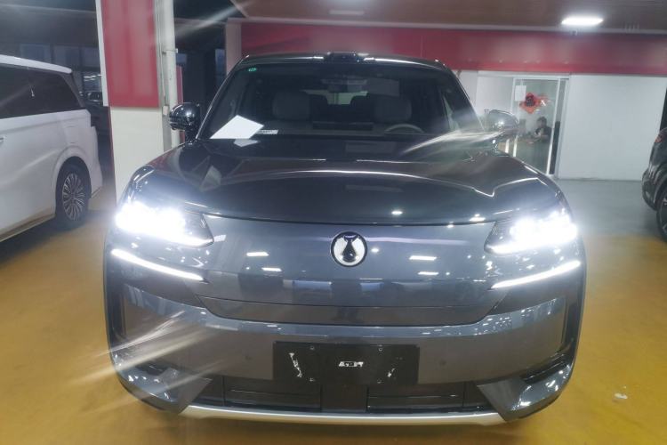 Used Denza N9 2025 Flagship Model Front