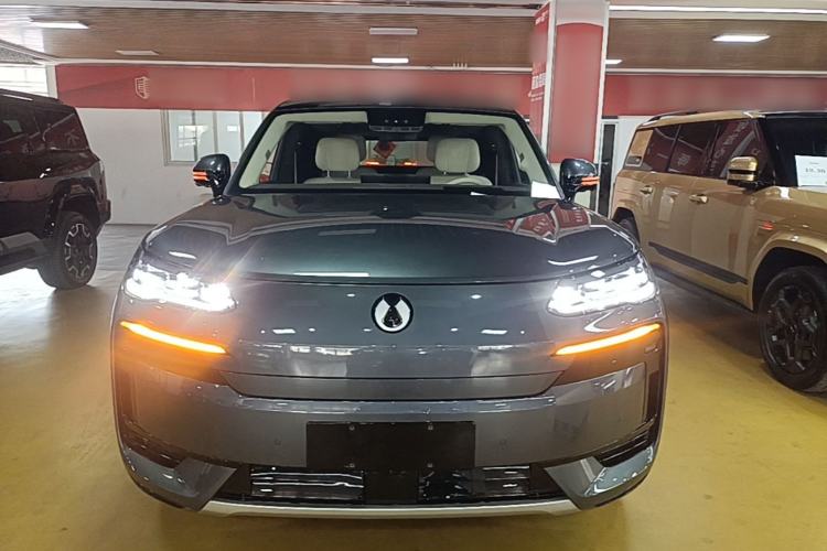 Used Denza N9 2025 Flagship Model Front