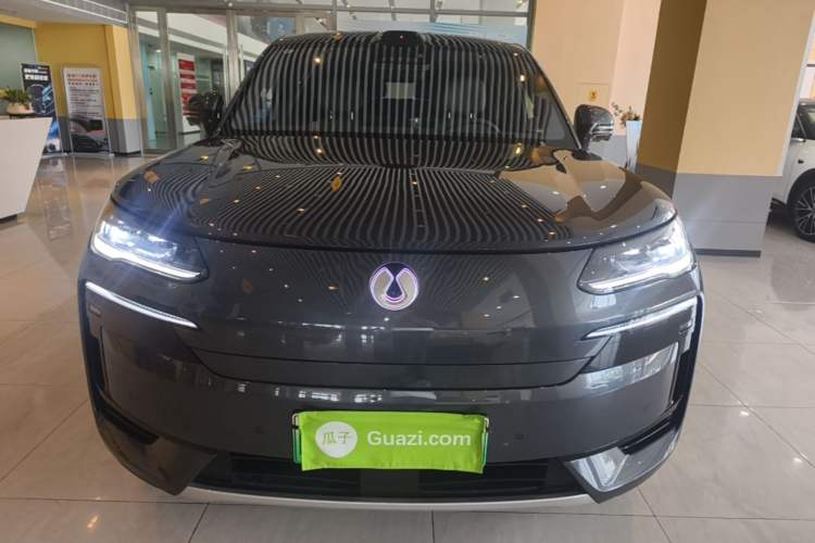 Used Denza N9 2025 Flagship Model Front
