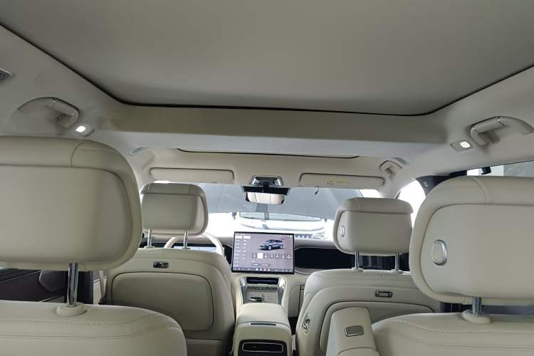 Used Denza N9 2025 Prestige Version Headliner