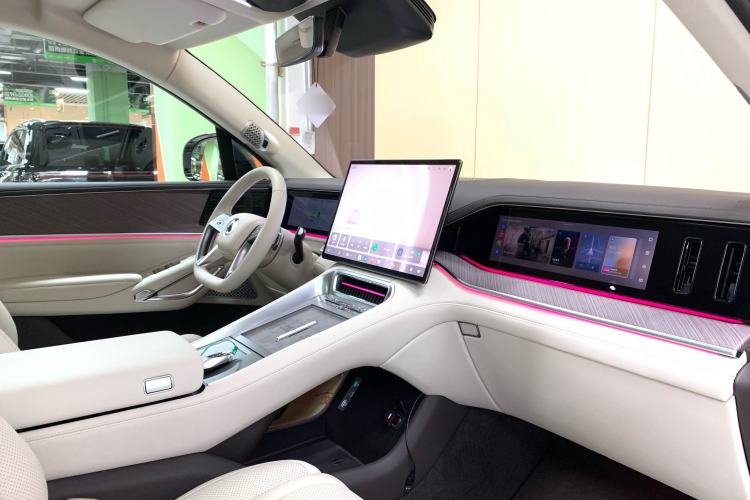 Used Denza N9 2025 Flagship Model Interior 3