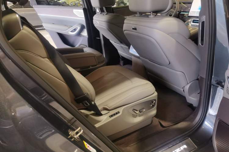 Used Denza N9 2025 Prestige Version Interior 4