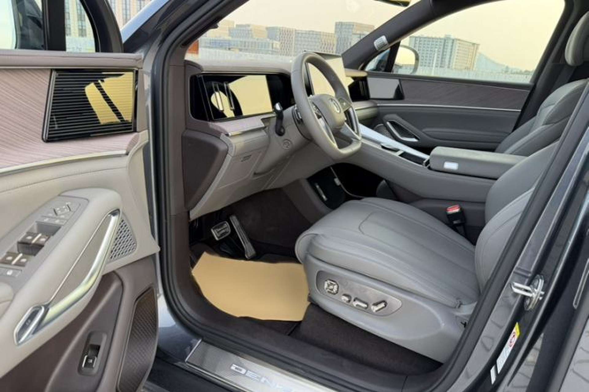 Used Denza N9 2025 Prestige Version Interior 4