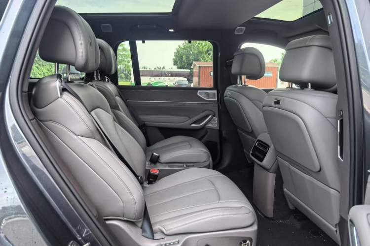 Used Denza N9 2025 Prestige Version Interior 5
