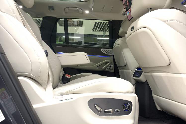 Used Denza N9 2025 Flagship Model Interior 6
