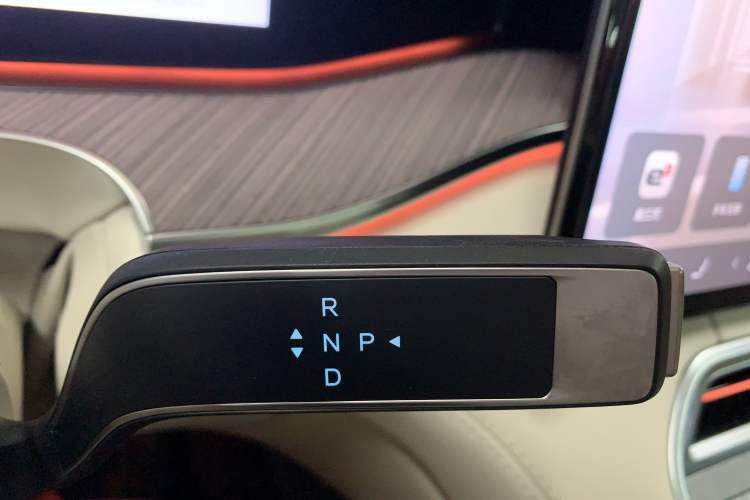 Used Denza N9 2025 Flagship Model Interior 9