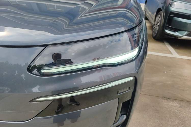 Used Denza N9 2025 Flagship Model Left Front Headlight