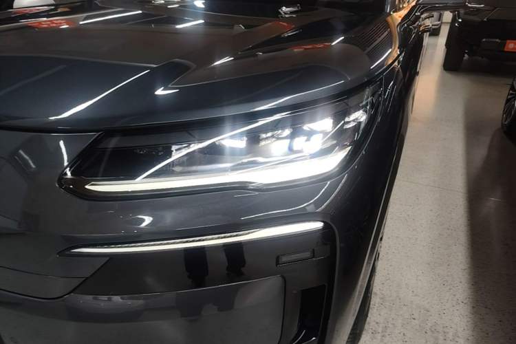 Used Denza N9 2025 Flagship Model Left Front Headlight