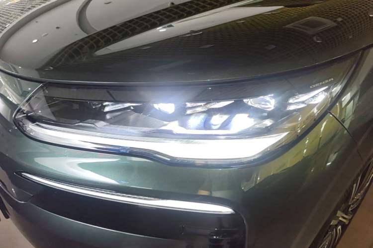 Used Denza N9 2025 Flagship Model Left Front Headlight