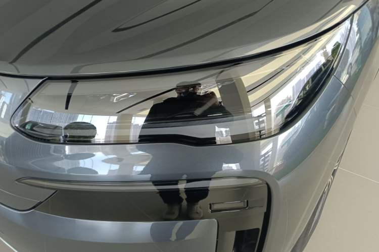 Used Denza N9 2025 Prestige Version Left Front Headlight