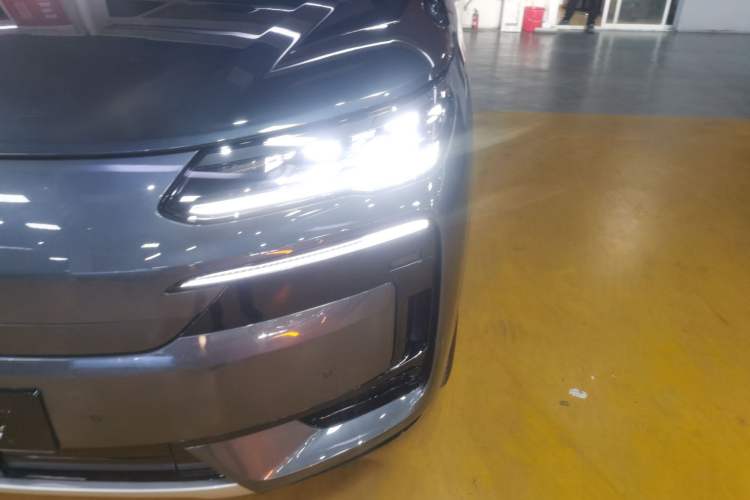 Used Denza N9 2025 Flagship Model Left Front Headlight