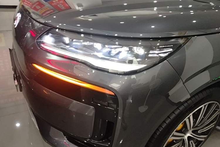 Used Denza N9 2025 Flagship Model Left Front Headlight