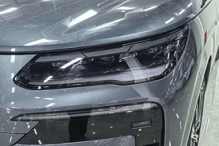 Used Denza N9 2025 Flagship Model Left Front Headlight