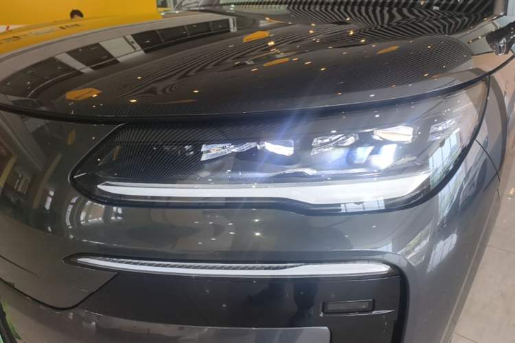 Used Denza N9 2025 Flagship Model Left Front Headlight