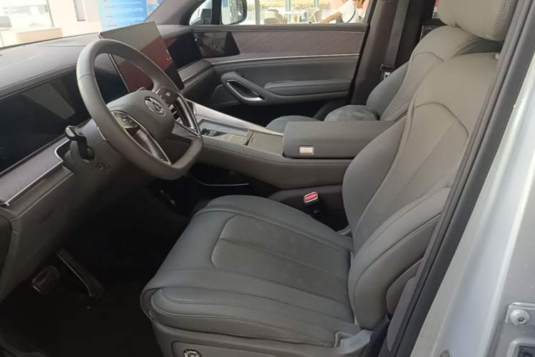 Used Denza N9 2025 Flagship Model Left Front Seat