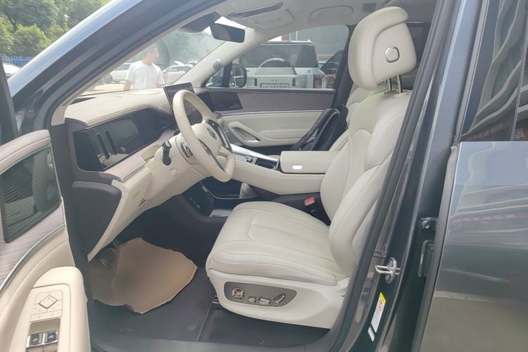 Used Denza N9 2025 Flagship Model Left Front Seat