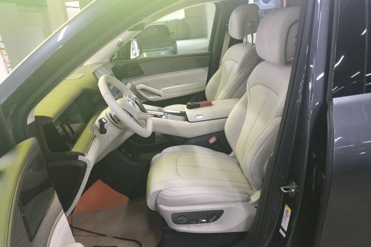 Used Denza N9 2025 Flagship Model Left Front Seat
