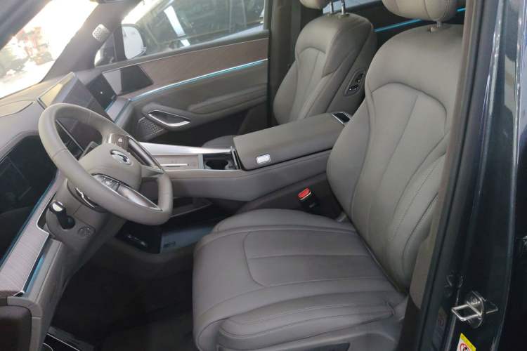 Used Denza N9 2025 Flagship Model Left Front Seat