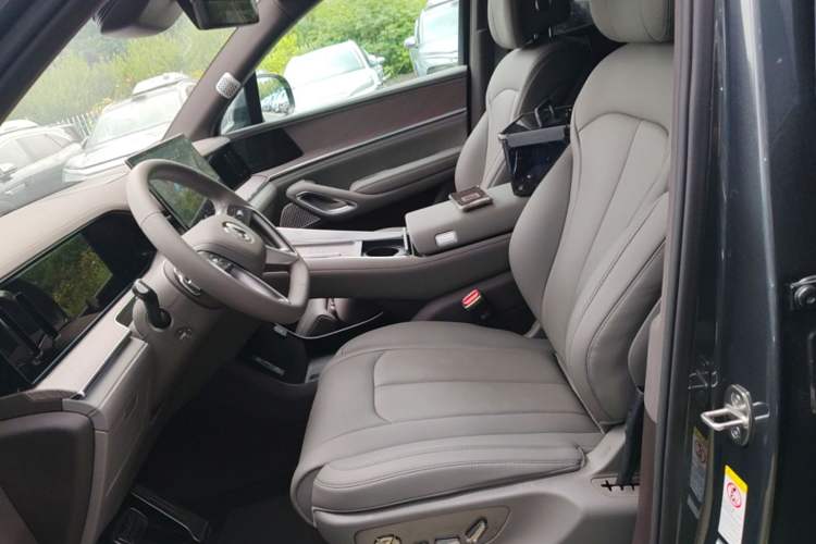 Used Denza N9 2025 Flagship Model Left Front Seat