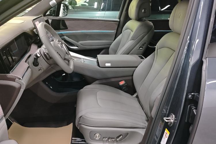 Used Denza N9 2025 Flagship Model Left Front Seat