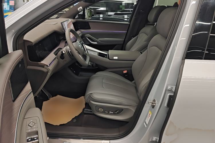 Used Denza N9 2025 Flagship Model Left Front Seat